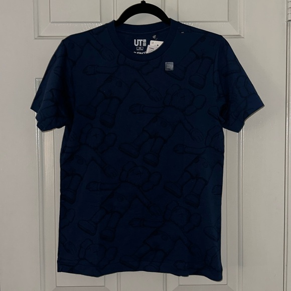 Uniqlo Kaws Shirt - Picture 2 of 4